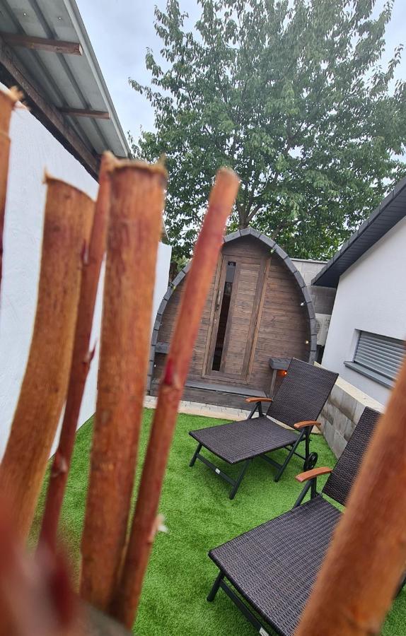 Schlaffass Mit Wellness In Alter Scheune Seinsheim 外观 照片